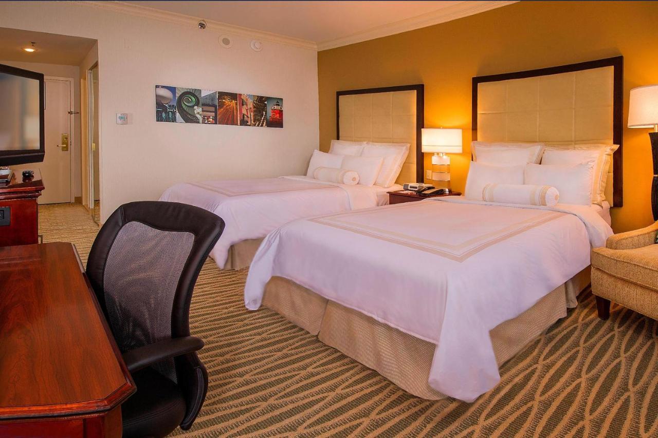 บีดับเบิลยูไอ แอร์พอร์ต แมริออท Hotel ลินทิคัม ภายนอก รูปภาพ
