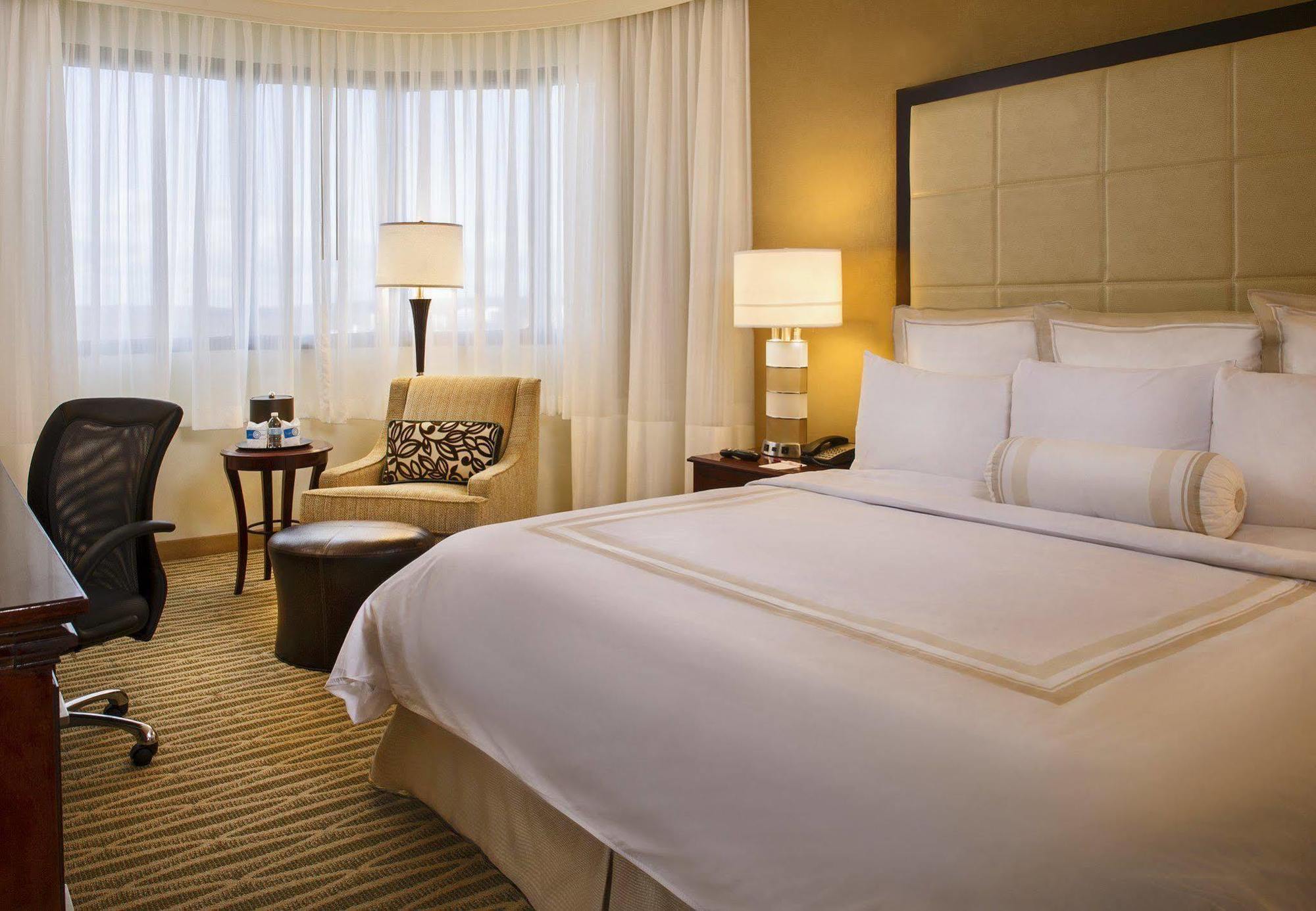 บีดับเบิลยูไอ แอร์พอร์ต แมริออท Hotel ลินทิคัม ภายนอก รูปภาพ